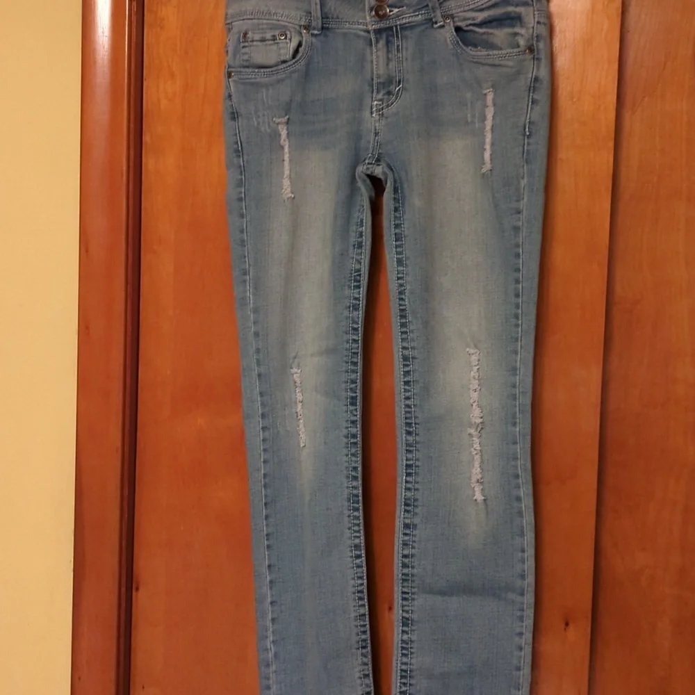 P&P Distressed Jeans - Picture 7 of 7